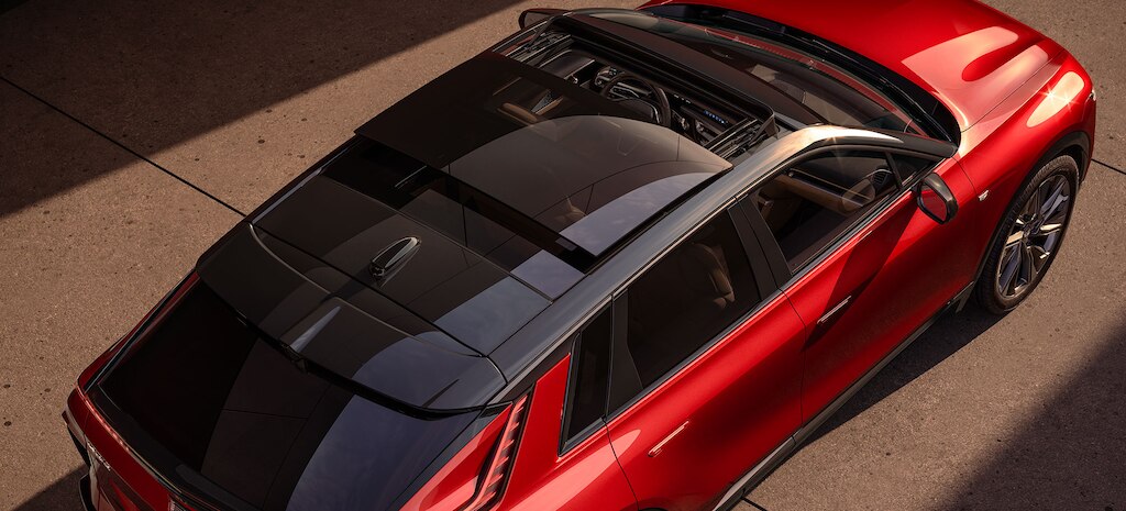 Exclusivo techo panorámico de cristal en tu camioneta eléctrica, nueva Cadillac Lyriq